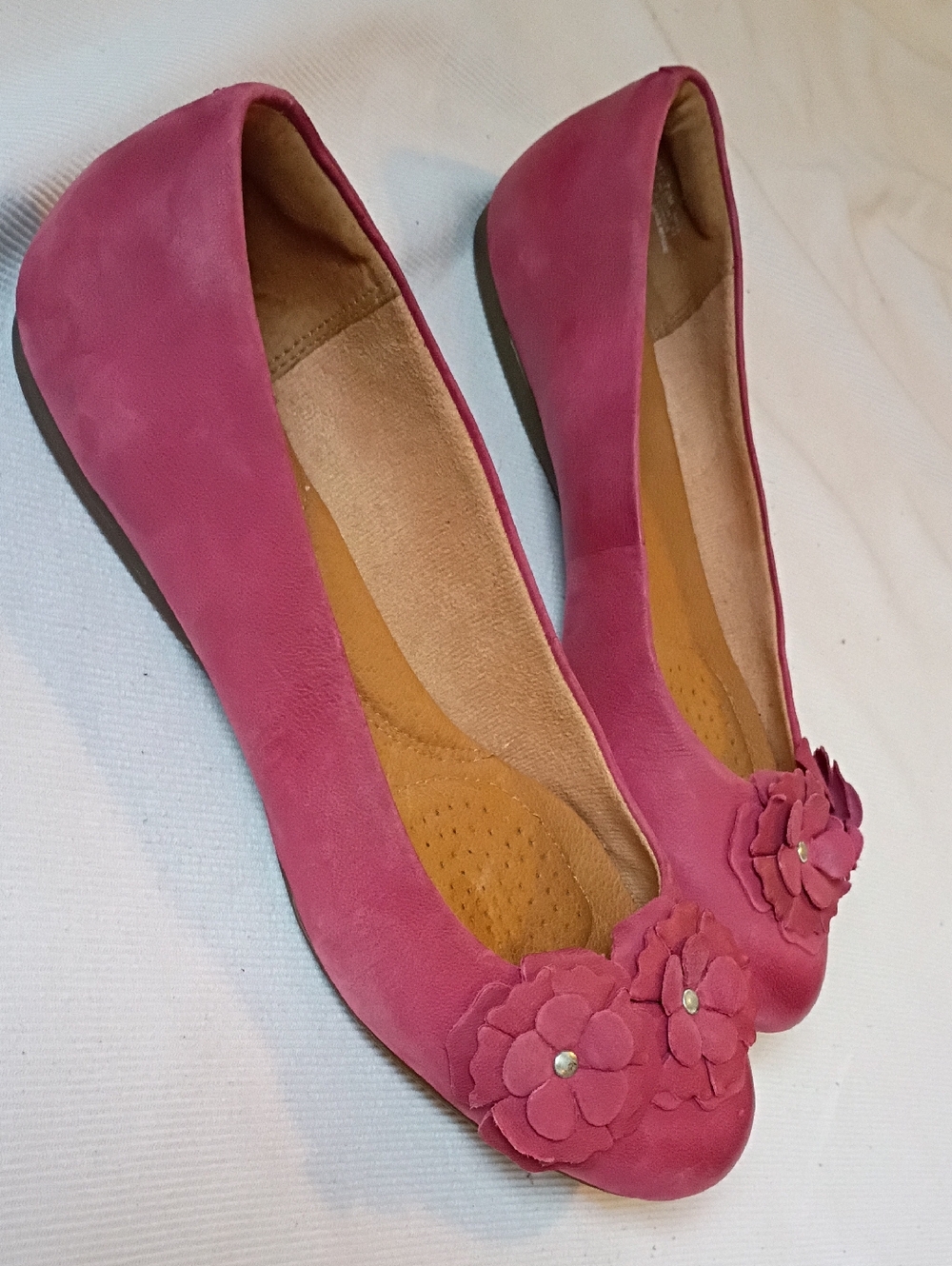 Clark's Artisan Faded Red Floral Flats